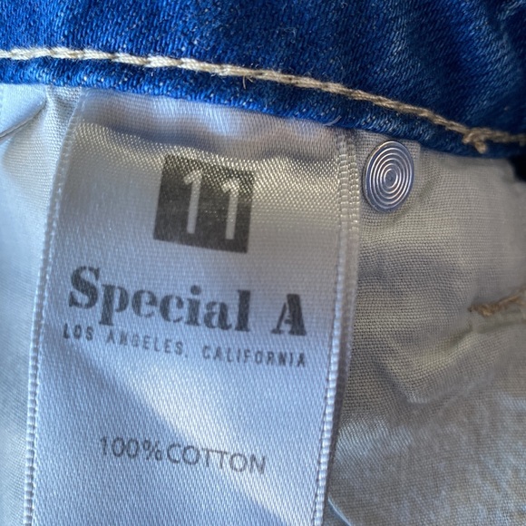 Special A Light Wash High Rise Distressed Straight Jean Size 11 - Picture 6 of 7